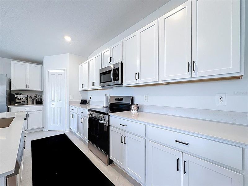 Furnished interior view inside a new home in Providence, Davenport (Image 7).