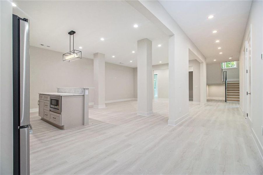 Spacious, unfurnished interior of a new home in , Alpharetta (Image 53).