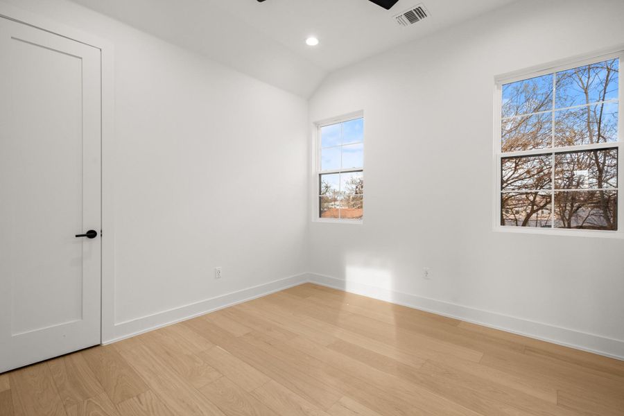 Spacious, unfurnished interior of a new home in , Austin (Image 32).