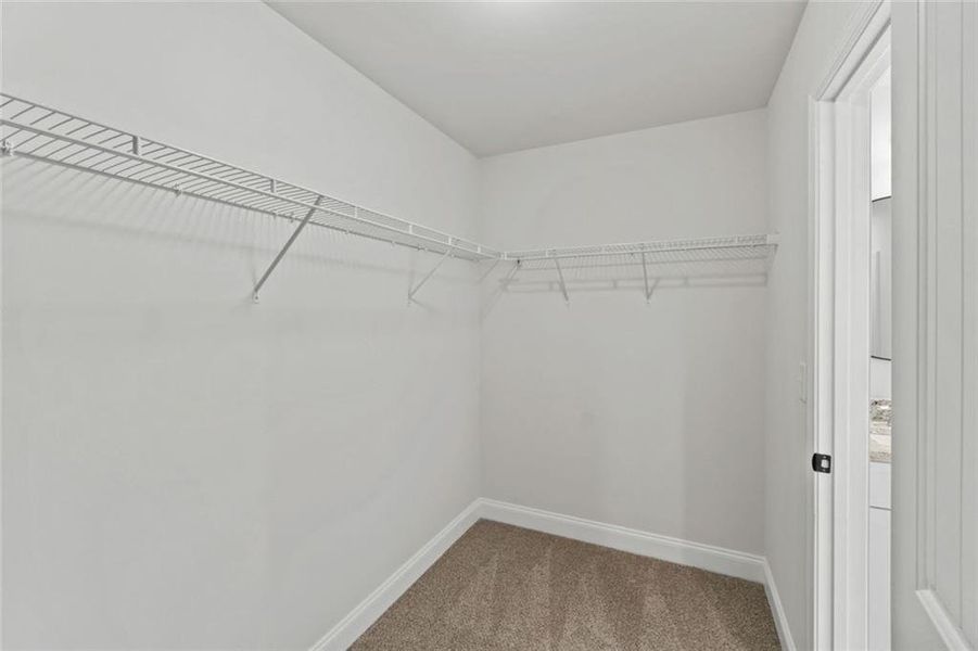 Spacious, unfurnished interior of a new home in , Alto (Image 20).