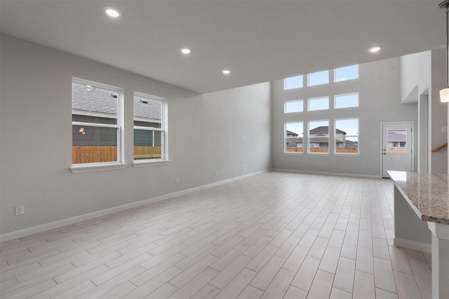 Spacious, unfurnished interior of a new home in Morningstar, Georgetown (Image 28).
