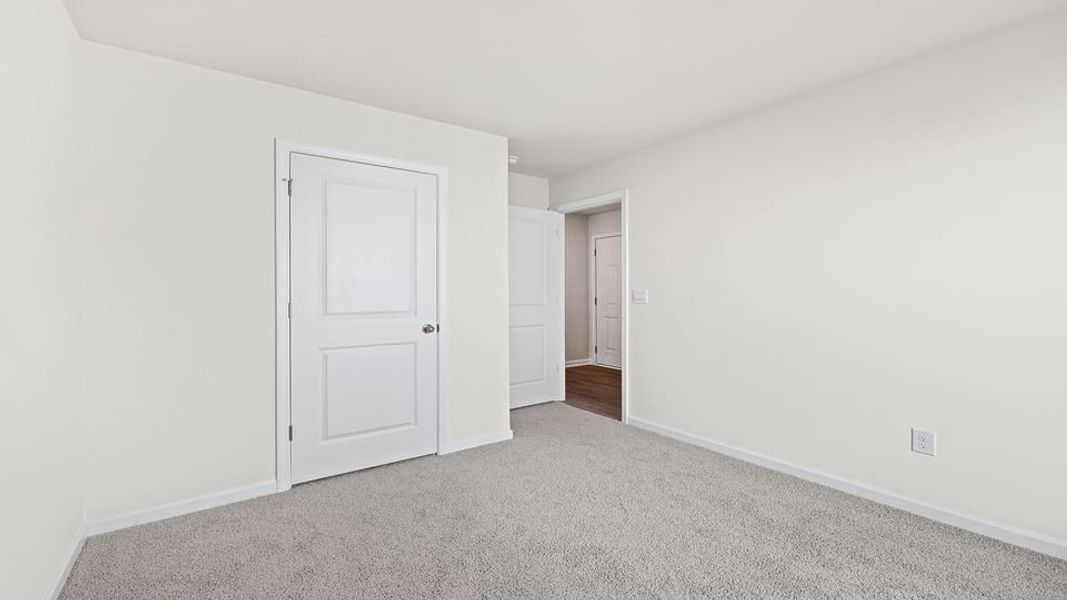 Spacious, unfurnished interior of a new home in Cloverdale Hills, Piedmont (Image 14).