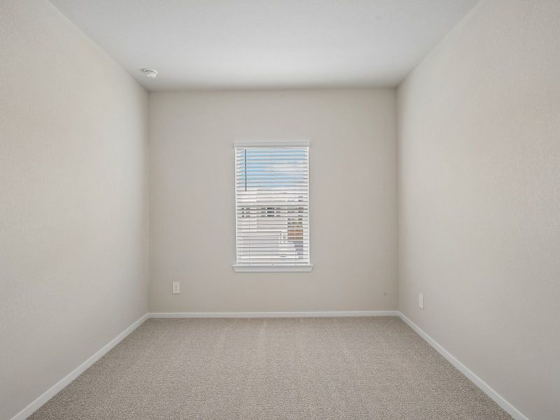 Spacious, unfurnished interior of a new home in Parkway Commons - City Series, Missouri City (Image 11).