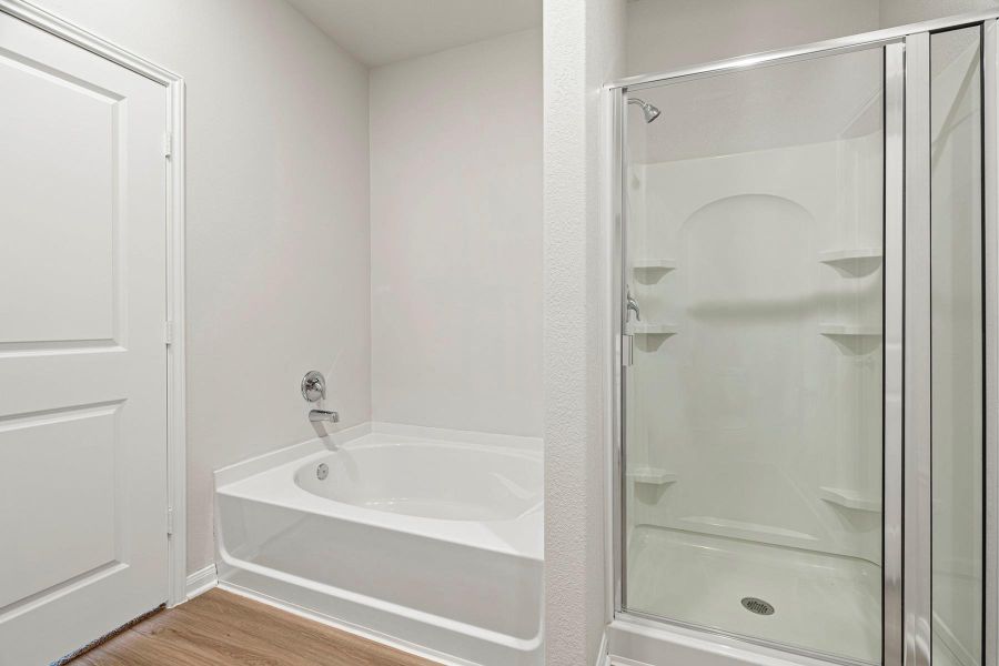 Furnished interior view inside a new home in Canterra Creek, Iowa Colony (Image 5).