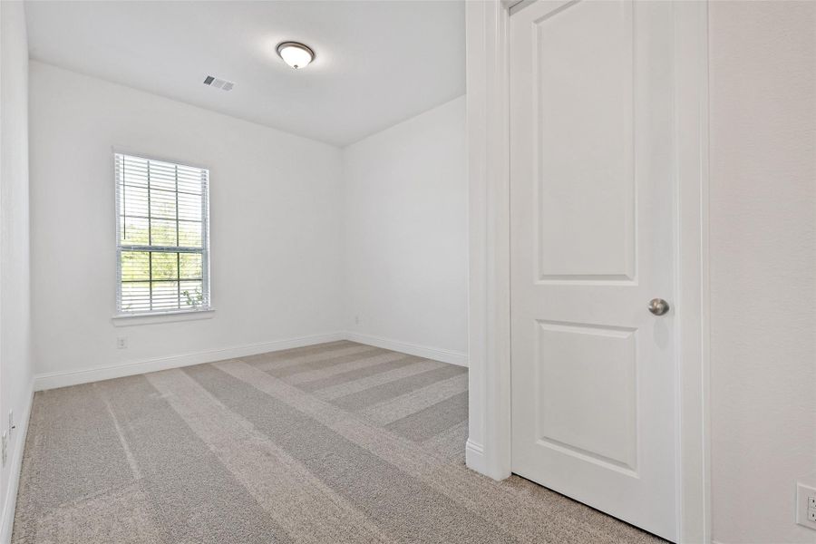 Spacious, unfurnished interior of a new home in , Manvel (Image 21).