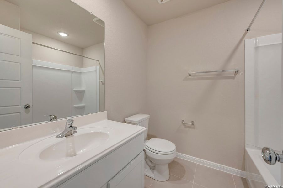 Furnished interior view inside a new home in Greenspoint Heights, Seguin (Image 10).