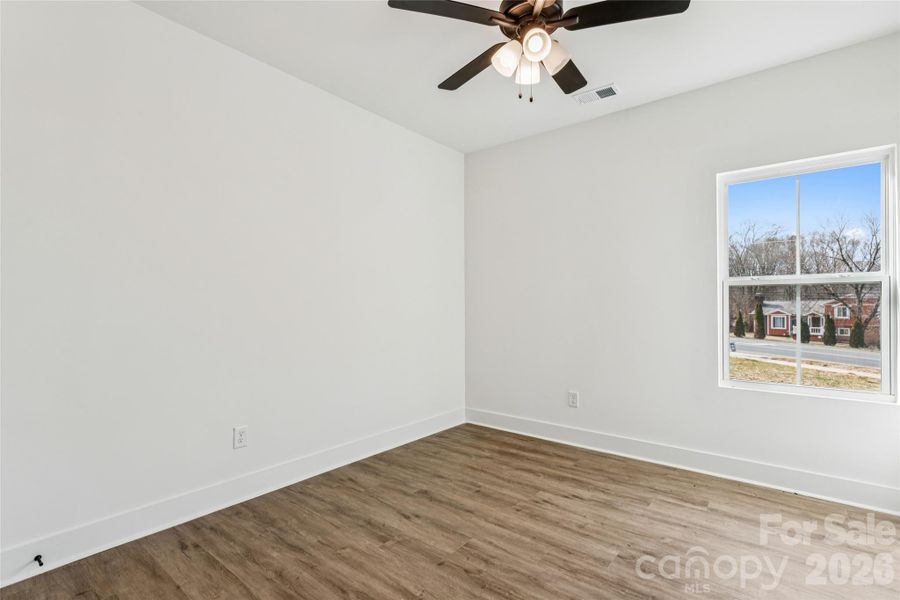 Spacious, unfurnished interior of a new home in , Harrisburg (Image 29).