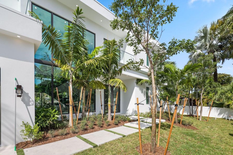 Exterior details and patio area of a home in , Wilton Manors (Image 43). Exterior details and patio area of a home in , Wilton Manors (Image 43).