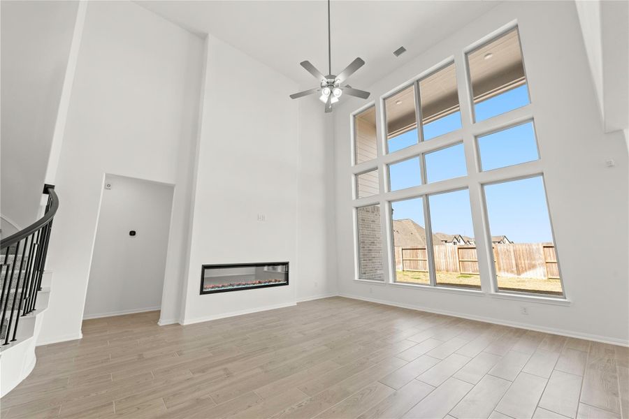 Spacious, unfurnished interior of a new home in Candela, Richmond (Image 15).