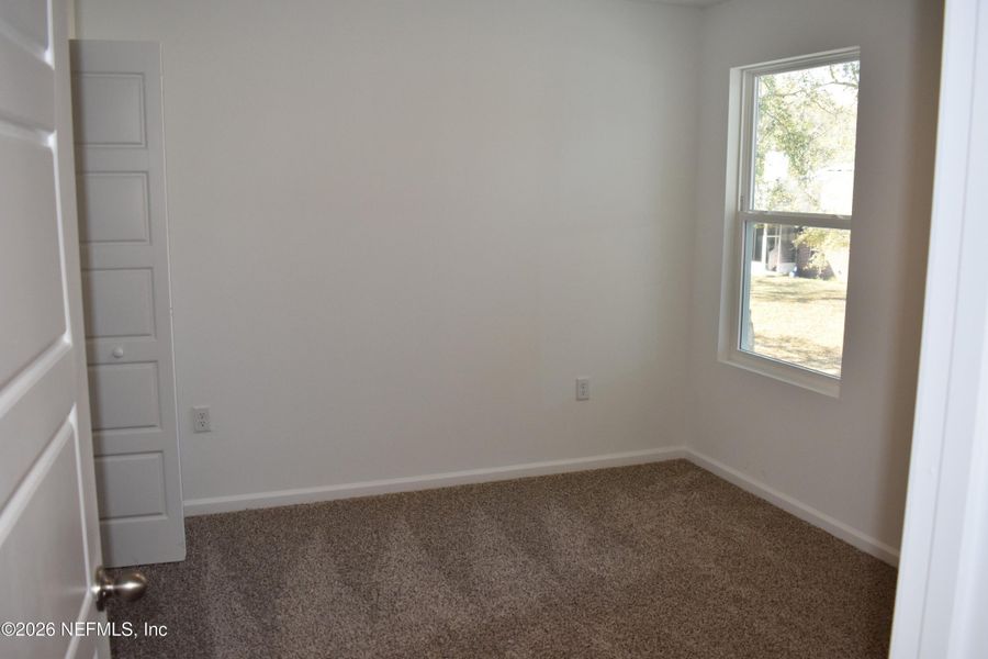 Spacious, unfurnished interior of a new home in Irongate Villas, Jacksonville (Image 24).