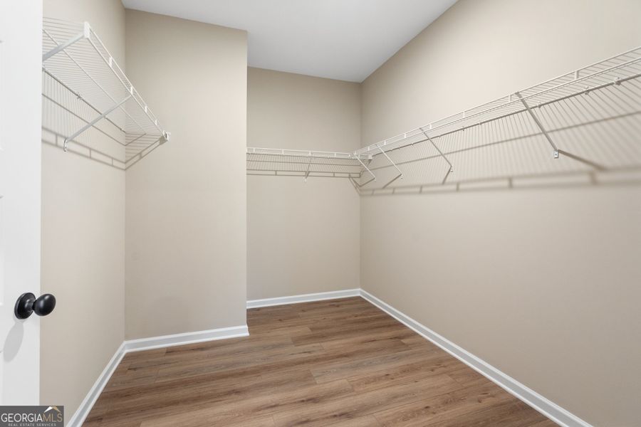 Spacious, unfurnished interior of a new home in Maddox Station, Eatonton (Image 20).
