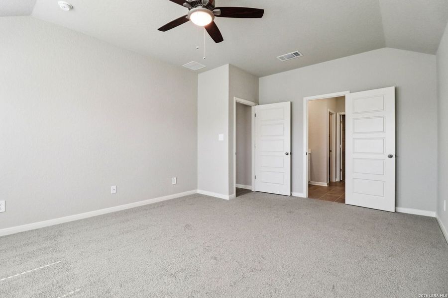 Spacious, unfurnished interior of a new home in Catalina, Converse (Image 34).