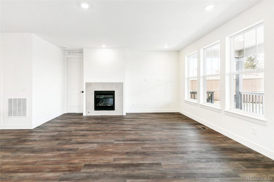 Spacious, unfurnished interior of a new home in Terrain Oak Valley, Castle Rock (Image 29).