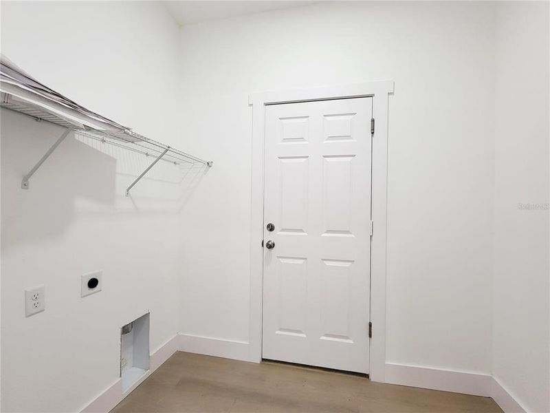 Spacious, unfurnished interior of a new home in , Palm Bay (Image 13).