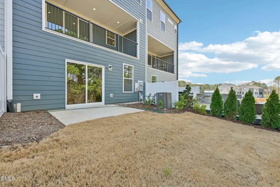 51-web-or-mls-Dunzo Dr-S1203-051