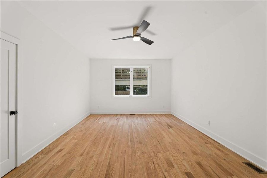 Spacious, unfurnished interior of a new home in , Atlanta (Image 24).