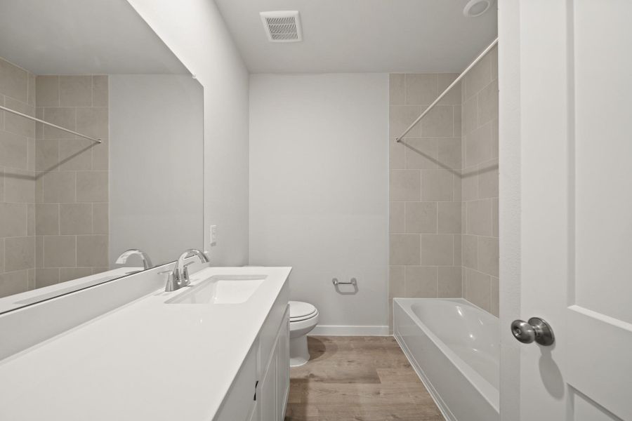 Furnished interior view inside a new home in Russell Ranch, Bay City (Image 8).