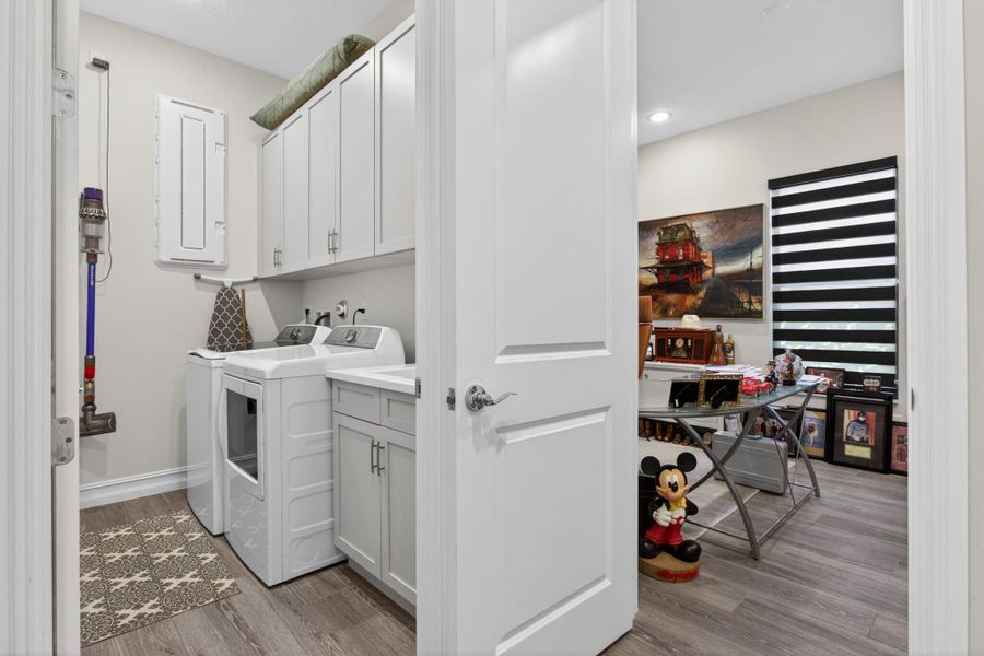 Laundry & Office Laundry & Office