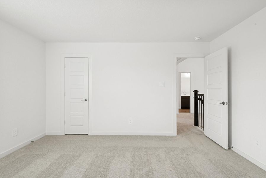 Spacious, unfurnished interior of a new home in Lone Star Landing, Montgomery (Image 36).