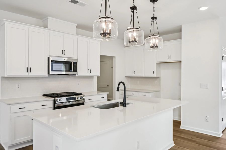 Kitchen featuring the AW Collection® Harmony - Smooth finishes and classic touches shine. Kitchen featuring the AW Collection® Harmony - Smooth finishes and classic touches shine.