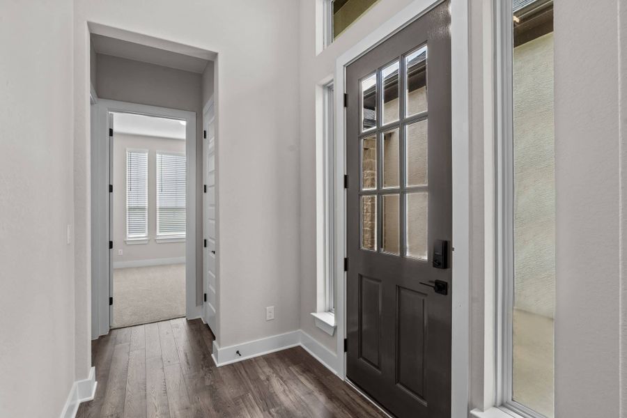 Spacious, unfurnished interior of a new home in Sienna Lakes, San Antonio (Image 21).