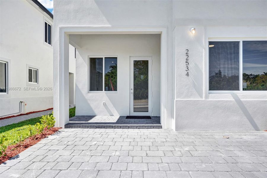 Exterior details and patio area of a home in , Miami (Image 27).