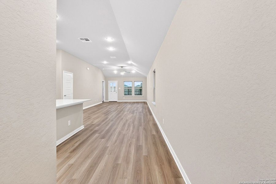 Spacious, unfurnished interior of a new home in Park Place, New Braunfels (Image 37).