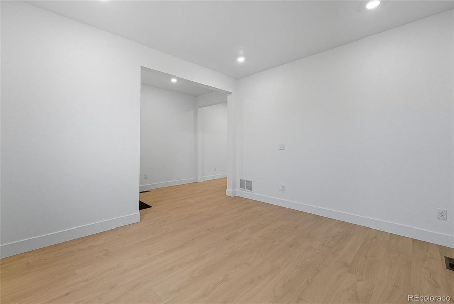 16575 W 93rd Place ~ Ready Now!