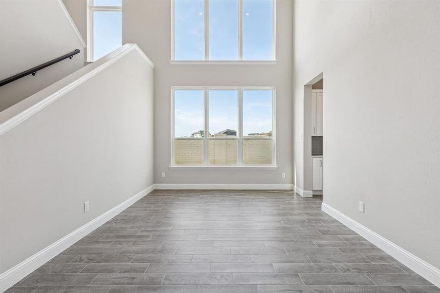 Spacious, unfurnished interior of a new home in Venetian, Weston (Image 22).