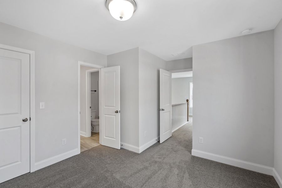 Spacious, unfurnished interior of a new home in Wildcat Chase, Summerville (Image 19).