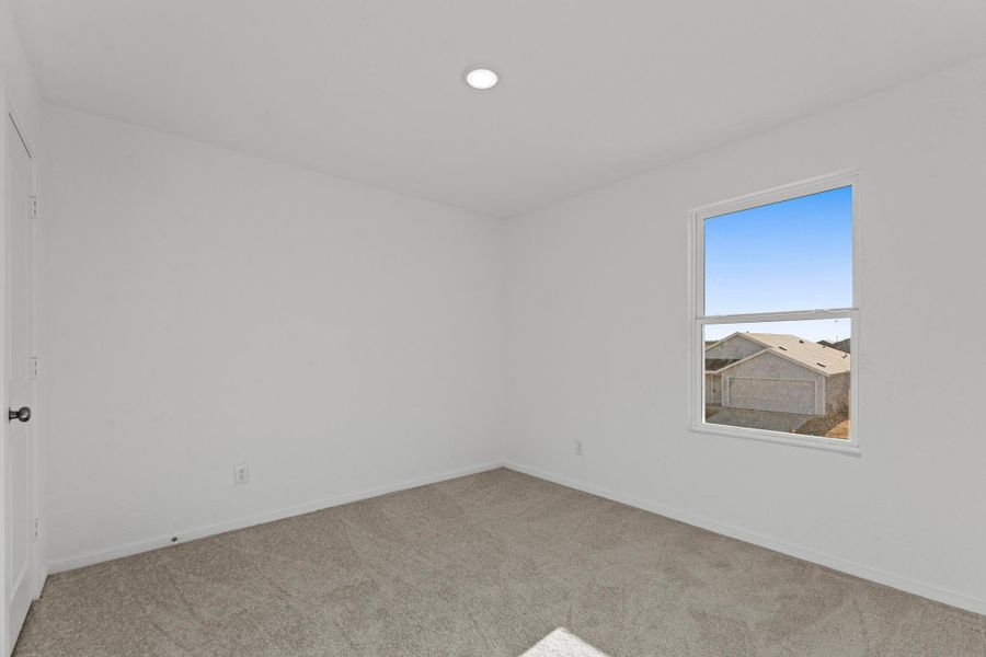 Spacious, unfurnished interior of a new home in Friendship Oaks, Fredericksburg (Image 26).