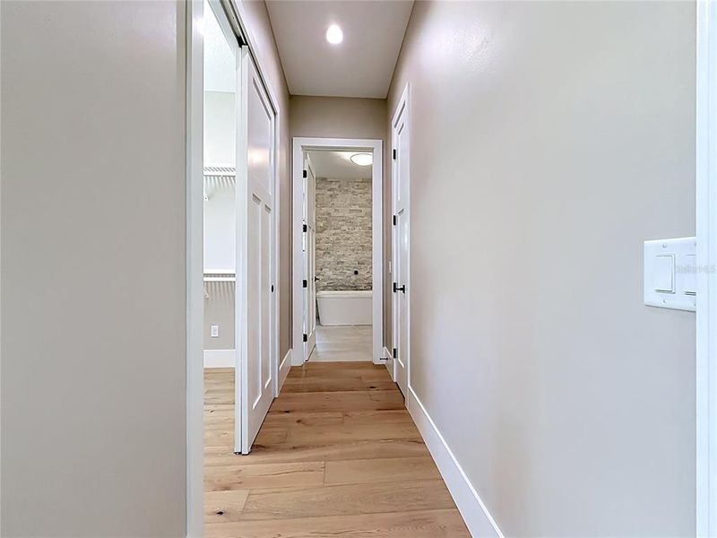 Spacious, unfurnished interior of a new home in , Howey-in-the-Hills (Image 14).