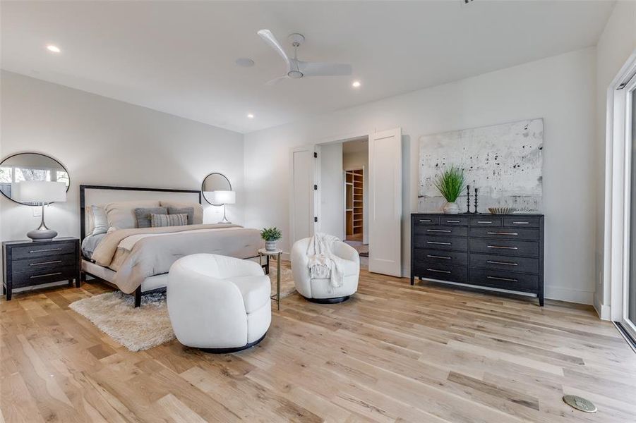 Furnished interior view inside a new home in , Dallas (Image 26). Furnished interior view inside a new home in , Dallas (Image 26).