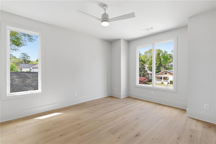 Spacious, unfurnished interior of a new home in , Atlanta (Image 48).