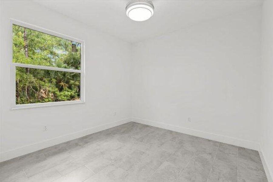 Spacious, unfurnished interior of a new home in , Vero Beach (Image 24).