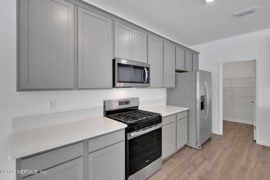 Furnished interior view inside a new home in Cedar Creek, Jacksonville (Image 16).