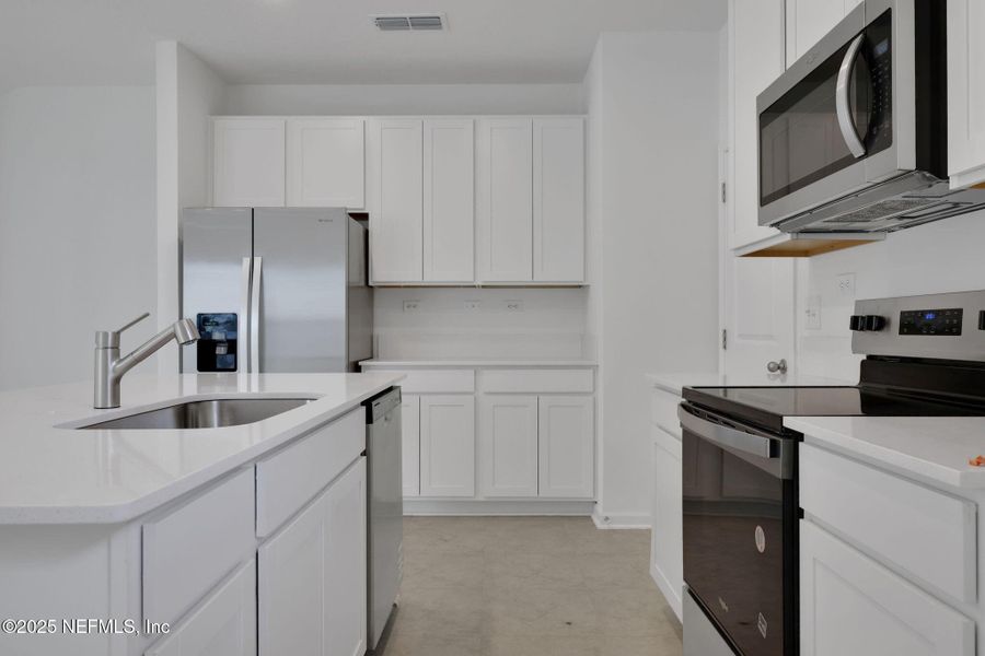 Furnished interior view inside a new home in , Middleburg (Image 9).