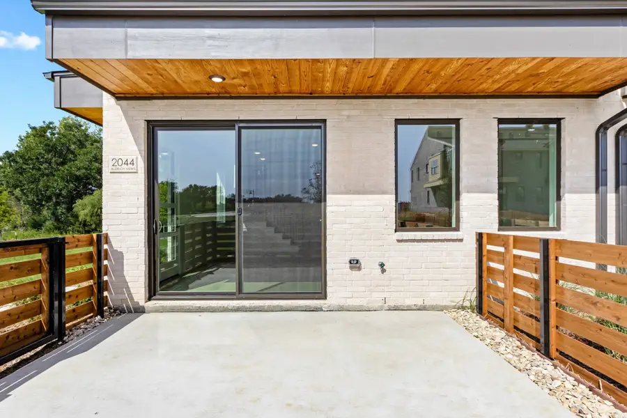 Exterior details and patio area of a home in Ten Mile Creek, Celina (Image 4).