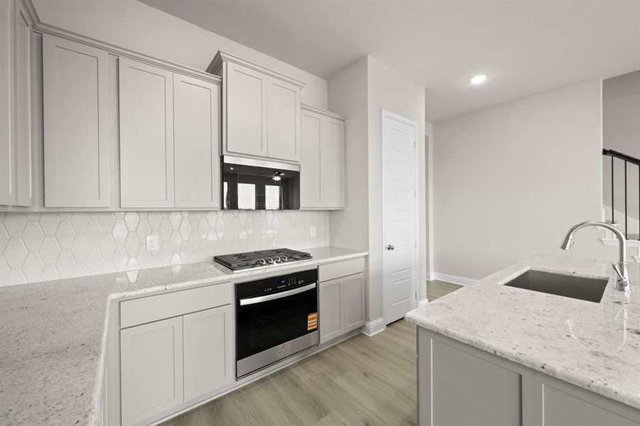 2432 Scott- Kitchen-3