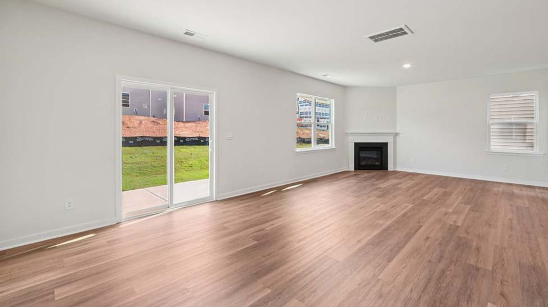 Spacious, unfurnished interior of a new home in Huffman Ridge, Hickory (Image 11).