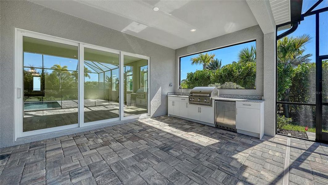 Exterior details and patio area of a home in , Venice (Image 22).