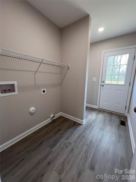 Spacious, unfurnished interior of a new home in , Salisbury (Image 20).