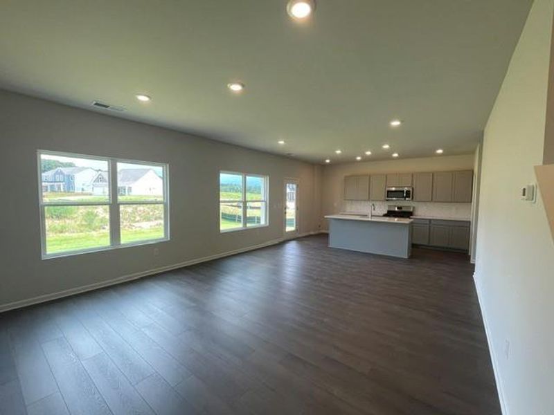 Spacious, unfurnished interior of a new home in , Calhoun (Image 8).