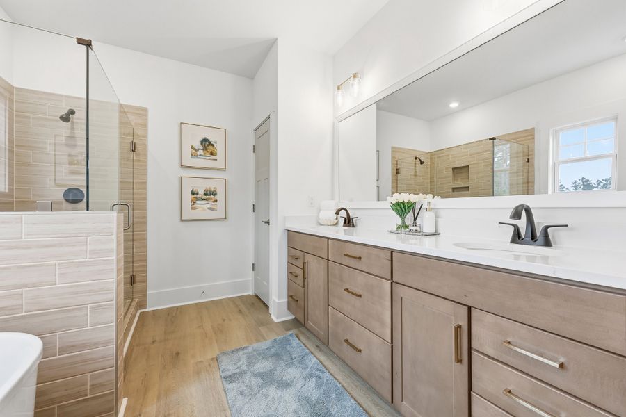 Representative furnished interior of a home built from the Carolyn II by Great Southern Homes in Edgefield, Loris (Image 46).