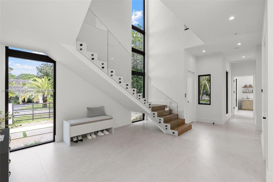 Spacious, unfurnished interior of a new home in , Palmetto Bay (Image 41). Spacious, unfurnished interior of a new home in , Palmetto Bay (Image 41).