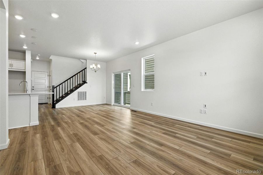 2094 Wagon Wheel ~ Ready Now