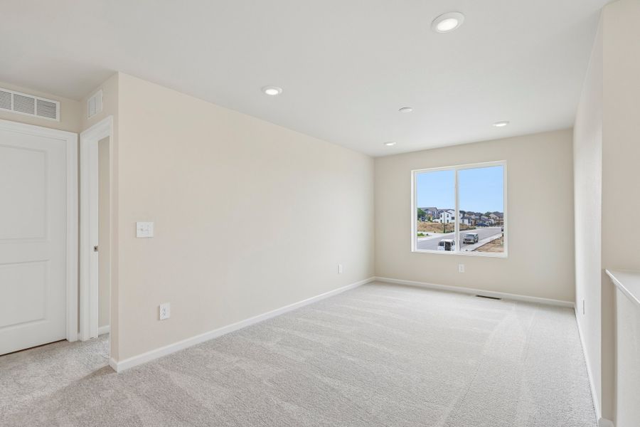 Spacious, unfurnished interior of a new home in Cherry Meadows, Brighton (Image 11).