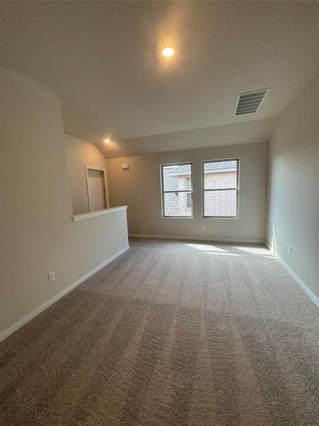 Spacious, unfurnished interior of a new home in Berry Creek Highlands, Georgetown (Image 21).