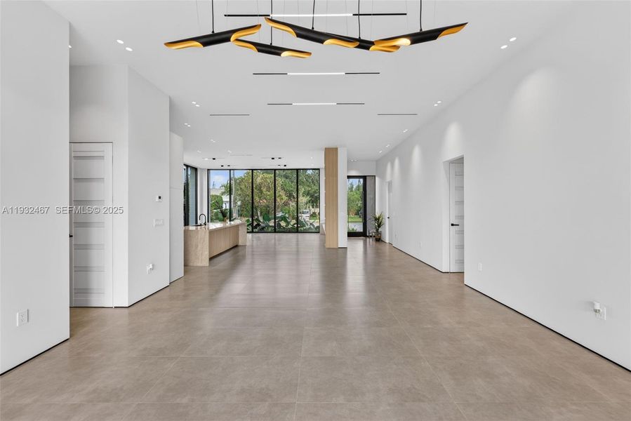 Spacious, unfurnished interior of a new home in , Miami Springs (Image 17).
