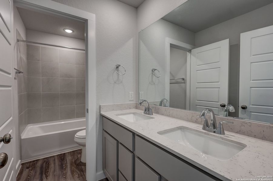 Furnished interior view inside a new home in Cinco Lakes, San Antonio (Image 12).